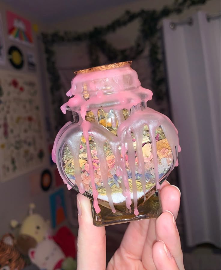 Miel y velas preparadas para un endulzamiento